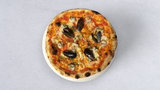 Pizza con gamberetti e cozze