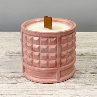 სანთლისფერი წითელი ბეტონი 7056