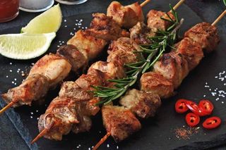 Фирменный шашлык (220 г)( Наполеон)