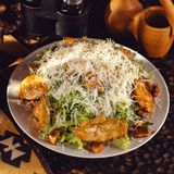 სალათი "ცეზარი" ქათმით