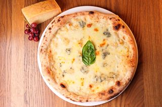 Pizza Quattro formaggi Ø 32cm