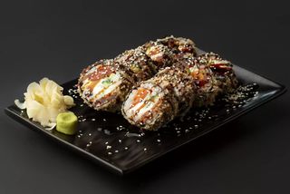 Гарячий рол з лососем (240г)