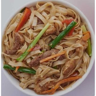 Chinese noodles with beef or chicken