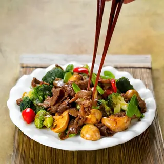 Bœuf Aux Pousses De Bambous