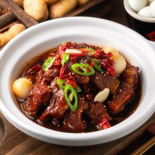 Meloso de costillas picante de sichuan 香辣排骨煲