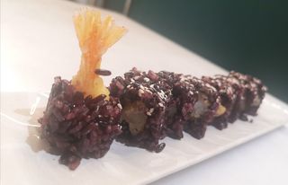 Tempura Black Roll (8 Uds.)