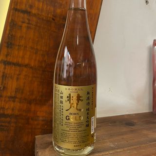 Born Gold Sake Junmai Daiginjo 720 ml