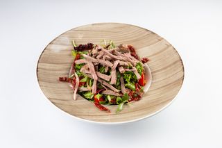 Салат с ростбифом