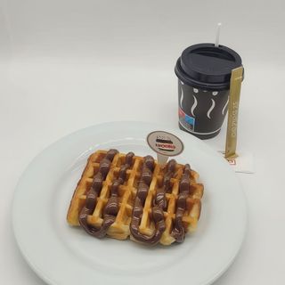 Café (200 ml.) + Gofre Con Nutella