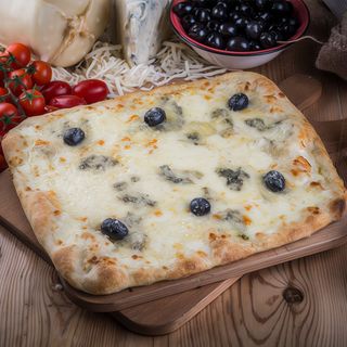 Pizza cuatro quesos