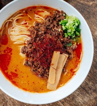 Miso z mieloną wołowiną soboro