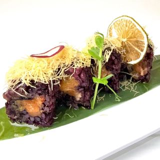 107 Black spicy salmon 8pz