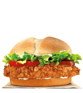 Chicken burger con petto di pollo panato e fritto