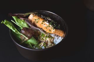 Donburi salmone