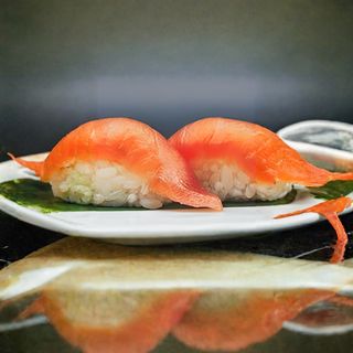 60. Nigiri maguro