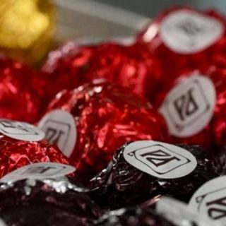 Горіхова халва з фісташками в чорному шоколаді