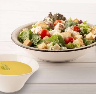 Combo crema y ensalada