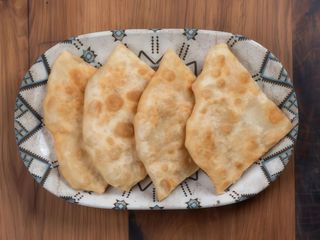 Плацинда зі свіжою капустою та яйцем (220г)