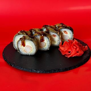 Жареный ролл с креветкой, творожным и сливочным сыром