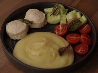 Котлетки дитячі парові з овочами та картопляним пюре (70/150/30/30g)