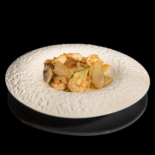 Gnocchi saltati con verdure e gamberi