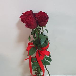 Червени рози с панделка (Збр)