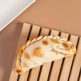 Empanada de Carne cortada a cuchillo