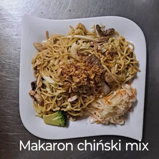 Makaron chiński z mięsem mix