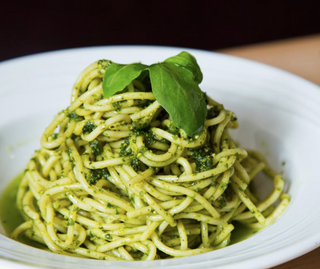 Espaguetis al pesto