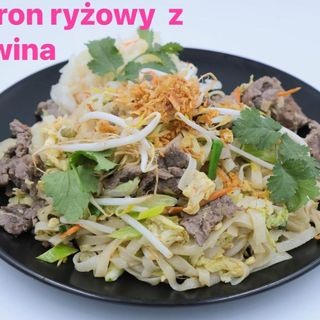 Kurczak w cieście z frytkami z sosem słodko-kwaśnym