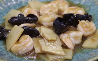 306. Pollo funghi e bambù