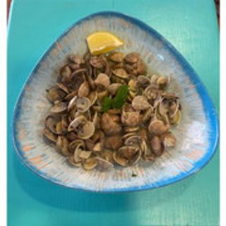 Almejas al ajillo