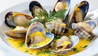 Миди в масло с чесън и копър