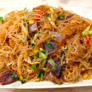 112N-Fideo con ternera