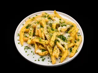 Cartofi cu usturoi si parmezan-220g