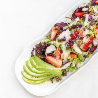 Ensalada de Fresa y Pistacho