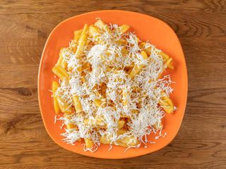 Пържени картофи със сирене (200г)