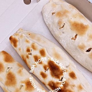 Pão Misto Chouriço e Queijo