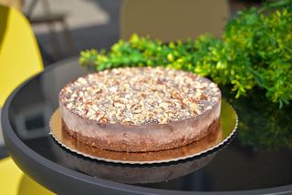 Čokoladna čarolija sirova cijela torta 1.2kg