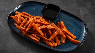 Chrupiące bataty & słodki japoński sos