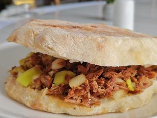 101  Sendvič iz Šensija sa svinjetinom