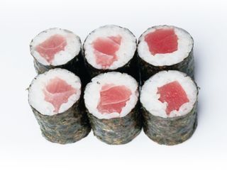 * Макі з тунцем