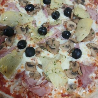 Pizza Capricciosa (30 Cm.)