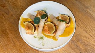 Сирники з нутеллою та манго соусом