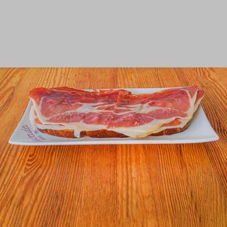 Tostada De Jamón Serrano Reserva Y Pan Untado