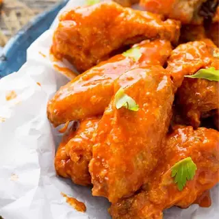 Meniu Aripioare de Pui Picante