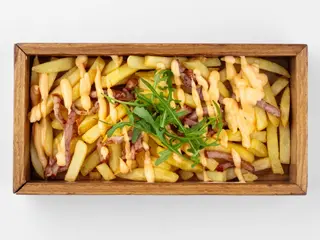 Картопля фрi з сиром та беконом (150г)