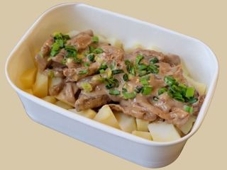 Бефстроганов зі свининою та картоплею (360g)