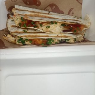 27. Taco De Pollo Desmechado (2 Uds.)