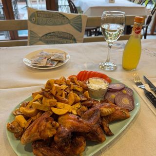 Пилешки крилца (600гр)